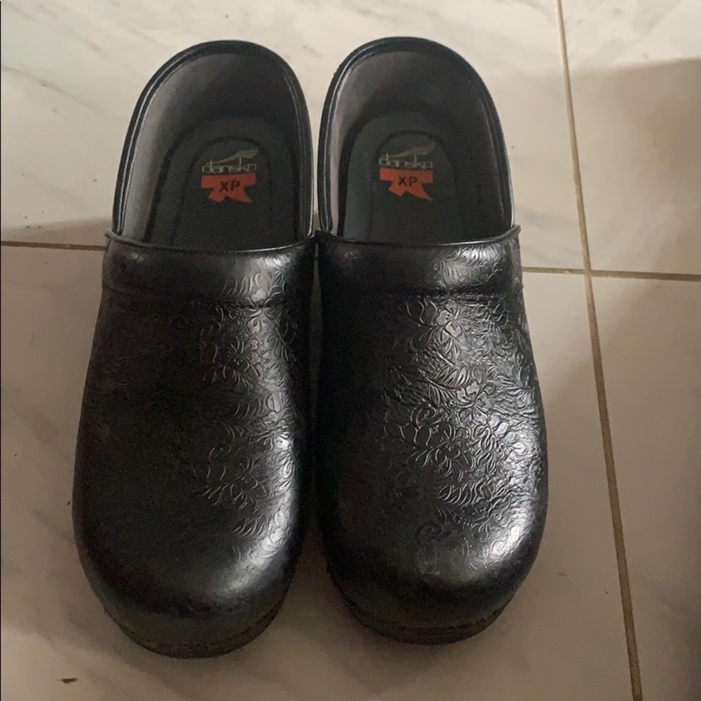 Dansko XP pro black floral Tooled